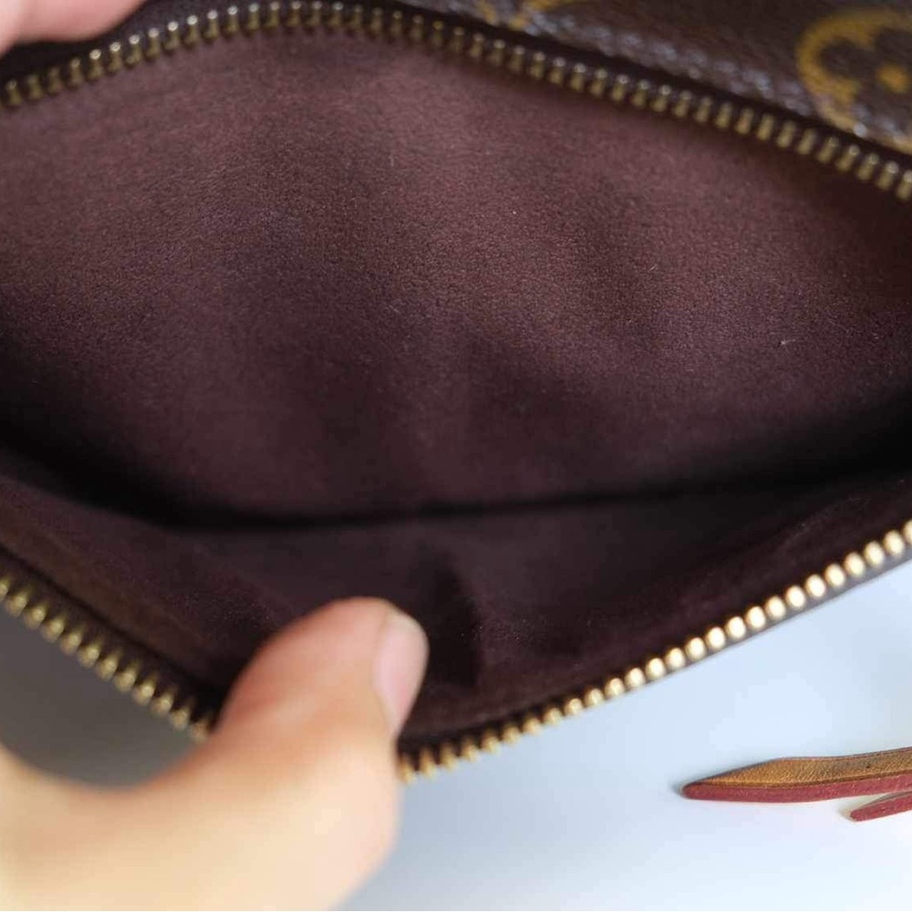 SOLD ‼️ Authentic Louis Vuitton Pochette Metis - Picture 6 of 15